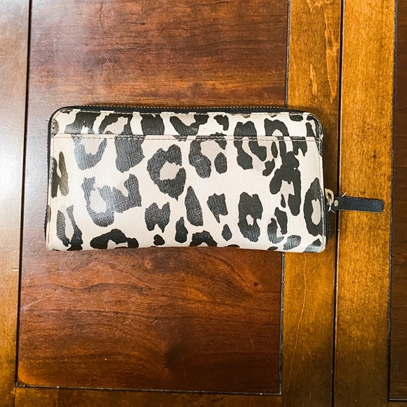 ✨SOLD✨ Kate Spade Wallet - Picture 2 of 7